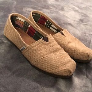 Toms